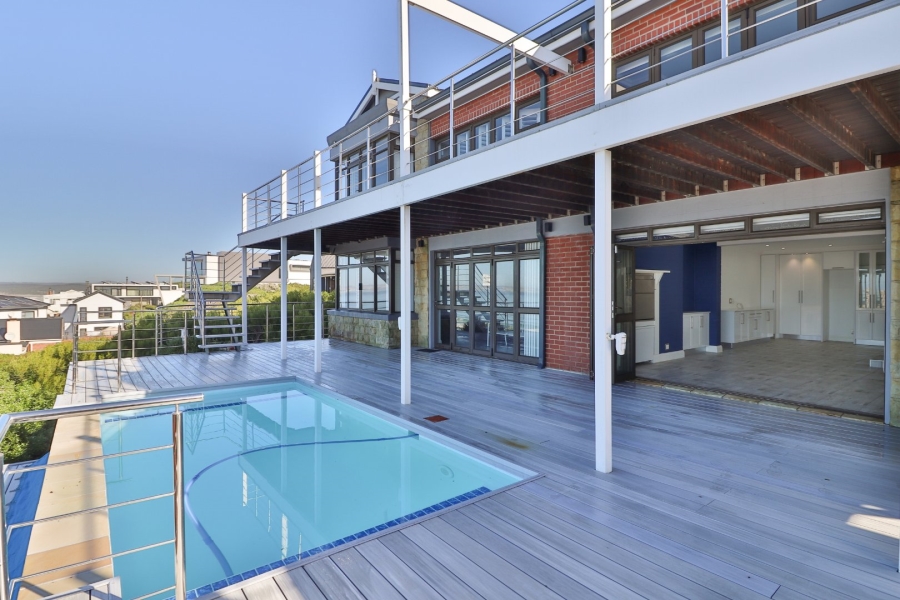 8 Bedroom Property for Sale in Reebok Western Cape